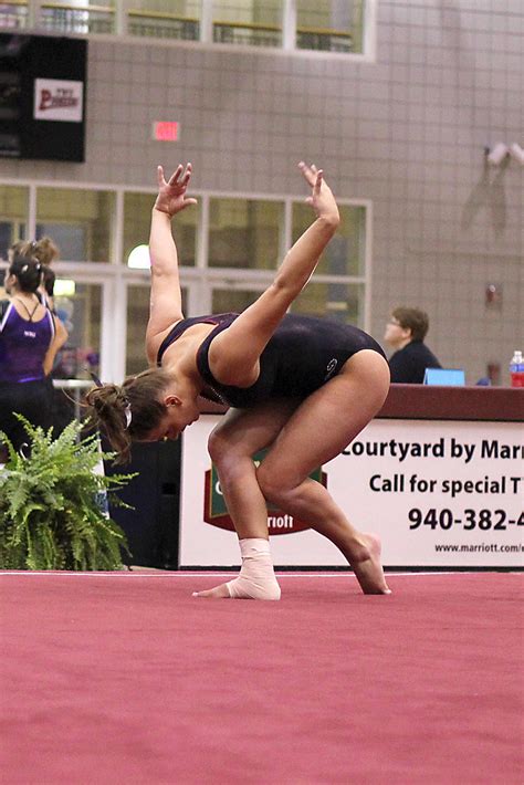 Twu Gymnastics Floor Amy Winczura Sophomore Amy Winczu Flickr