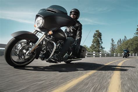 The word irony is often misused, but in this case, webster's classic definition is right on the money: HARLEY DAVIDSON Street Glide Special specs - 2015, 2016 ...