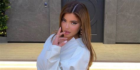 Inside Kylie Jenners Makeup Line Kylie Cosmetics Security Breach
