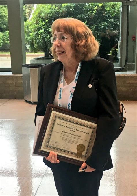 Dr Katherine Ferrara Received Inaugural Leadership Award From Wmis