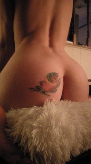 Feather Shoulder Joint Tattoo Abdomen Porn Pic Sexiezpix Web Porn