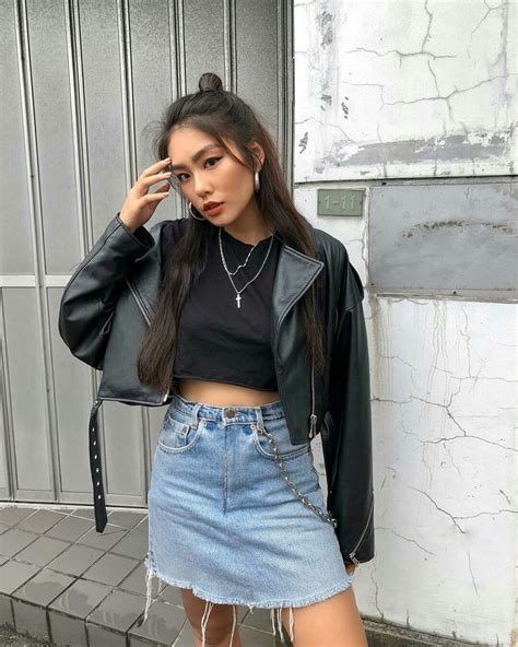 pinterest rebelxo7 jeans and crop top outfit crop top with jeans fashion