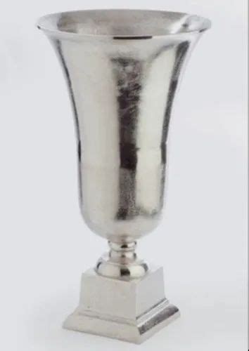 Nickle Decorative Nickel Aluminum Vase At Rs 1050 00 In Moradabad Id 22032987488
