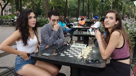 Speed Chess Ft Botez Sisters In New York City Youtube