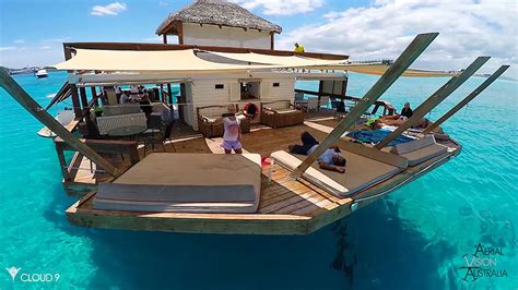 Floating Bar In The Middle Of The Ocean Aptly Titled Cloud 9 Demilked