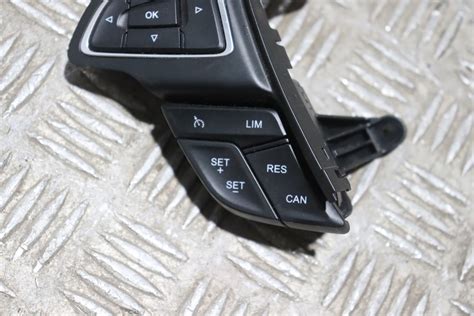 Ford Focus Mk3 St Line Steering Wheel Left Control F1et 9e740 Ab 2015