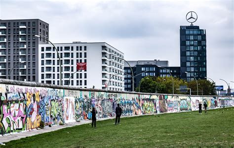 The Best Places To Take Photos Of The Berlin Wall Bold Tourist
