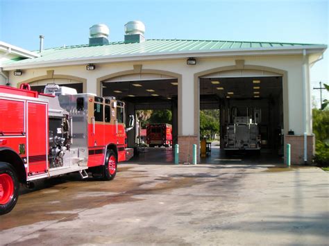 Tampa Fire Rescue Fire Station No 13 Rear Shot Of The Fir Flickr