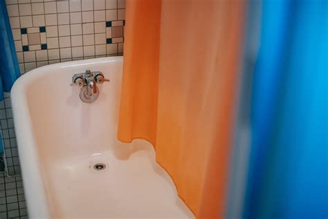 Orange Brown Spots On Bathroom Ceiling Shelly Lighting