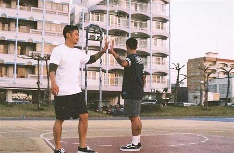 Explore tweets of 涵菱妹妹 @hanlingmeimei on twitter. 這個經常在余文樂彭于晏旁出現的男人，究竟是誰! - 每日頭條