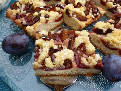 German Plum Cake Zwetschgenkuchen With Yeast Base Ester Kocht Fruit Recipes Summer Recipes