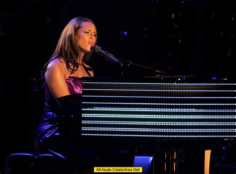 alicia keys at the 2010 bet awards stage and ceremony