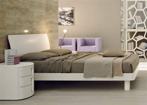 Lacquered Made In Italy Leather High End Platform Bed With Extra