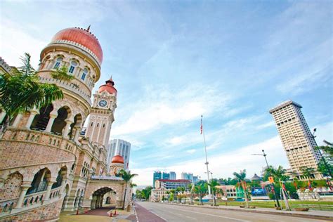 The merdeka square (dataran merdeka) was once a focal point and cricket pitch for the british colonial present in malaysia. Polis Akan Tembak Dron Liar Yang Terbang Semasa Sambutan ...