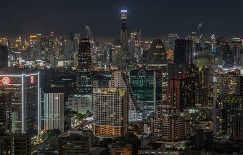 Bangkok No Centro Da Cidade Com Arranha Céus à Noite Dá à Cidade Um
