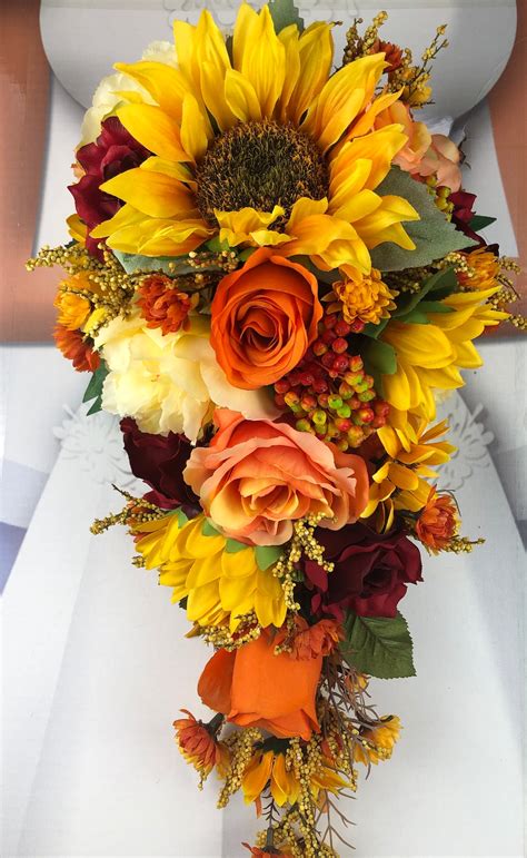 225 Sunflower Wedding Ideas That Almost Made Me Cry THE ENDEARING