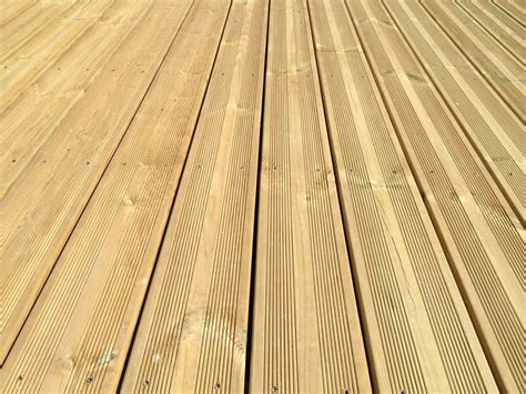 terrasse en pin lames terrasse pin 27x145mm traité cl4 vert selection bois idees conception