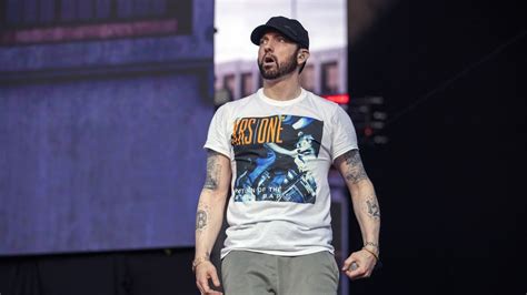 Alex lo · февр 9, 2018. Enel Eminem / Eminem - Godzilla 2020 | Videoclip | Actualidad | LOS40 : Eminem linked up with ...