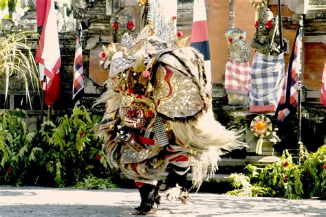 Pictures Of Bali The Well Known Balinese Barong Dance