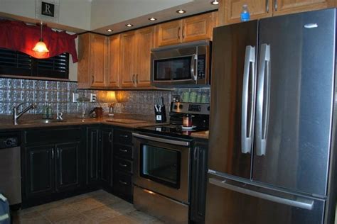Light Kitchen Cabinets With Black Appliances Cursodeingles Elena