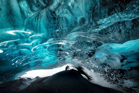 A Stunning Ice Cave In Iceland Mirror Online
