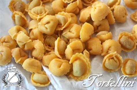 La pasta fresca è facile da fare: Come preparare i tortellini | Ricette, Tortellini e ...