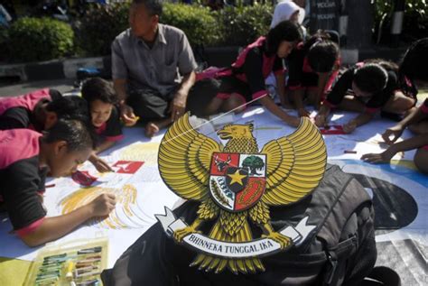 Trends Today Mewarnai Gambar Garuda Pancasila