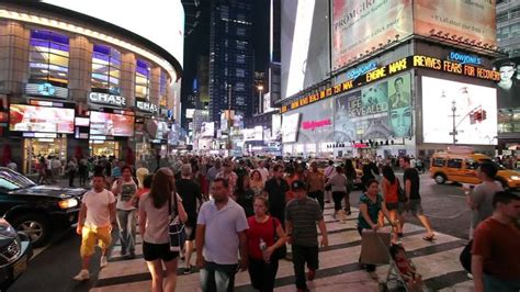 Crowd Of People Walking In Times Square New York City At Night 30p