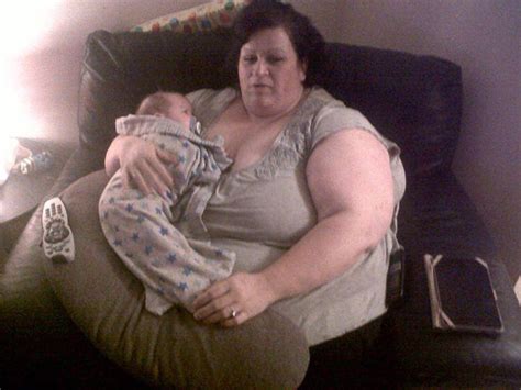 Extreme Weight Loss Mum Sheds Nine Stone After Breaking A Pew At A Funeral Daily Star