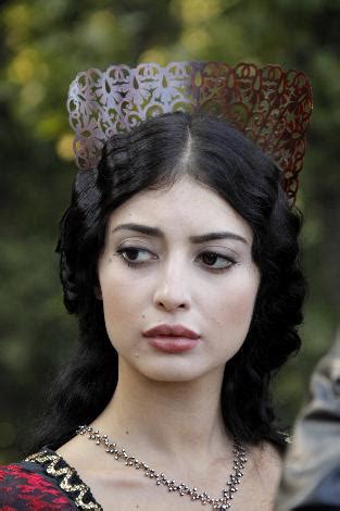 Melike Ipek Yalova As Princess Isabella In Muhtesem Yuzyil Turkish