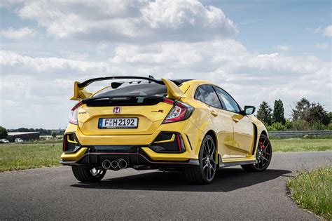 The black edition manages it, though. Honda To Sell 2021 Civic Type R Limited Edition Through A ...