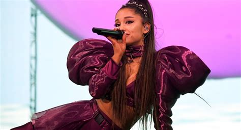 Ariana Grande Blasts Concert Goers After She Gets Hit With A Lemon On