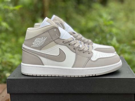 Air Jordan 1 Mid “Linen” 554724-082 - okfoot.ru