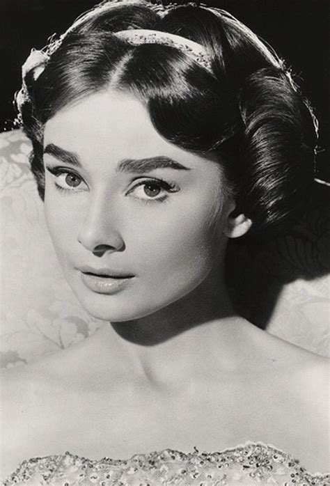 Pin On Audrey Hepburn