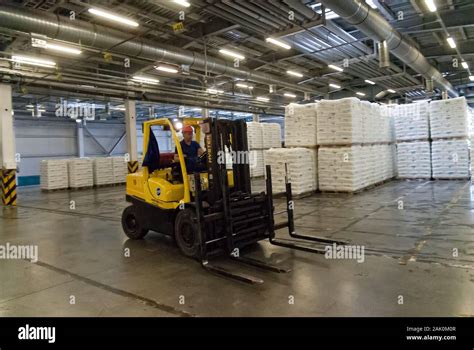 Loading Lorry Pallets Hi Res Stock Photography And Images Alamy
