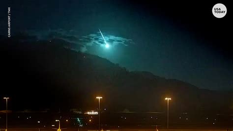 Bright Emerald Green Meteor Melts Then Explodes In Night Sky