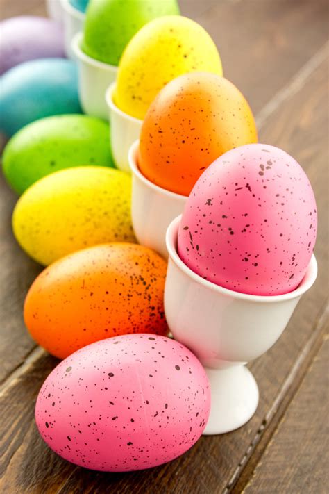 17 Diys To Dying Easter Eggs The Easy Way Tip Junkie
