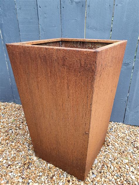 Rusted Metal Planter Rose And Rust
