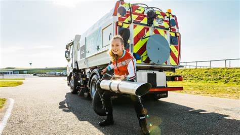 Bbc Iplayer Graces Amazing Machines Series Cleaning Machines