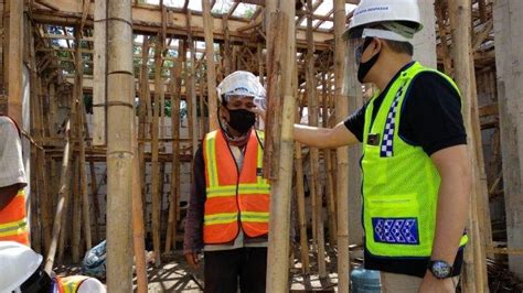 Pekerja Konstruksi Di Denpasar Diwajibkan Menggunakan Apd Di Masa