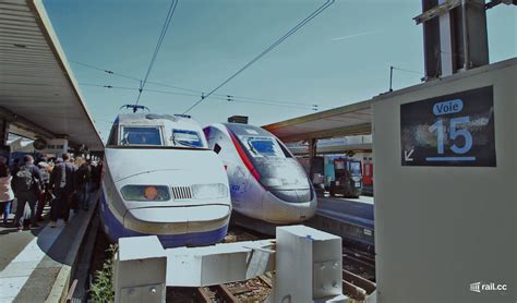 Travelling with train tgv 9702 from barcelona sants to paris gare de lyon in an empty première classe cabin; Paris to Barcelona by Train - Ticket Fares from 35 Euro ...