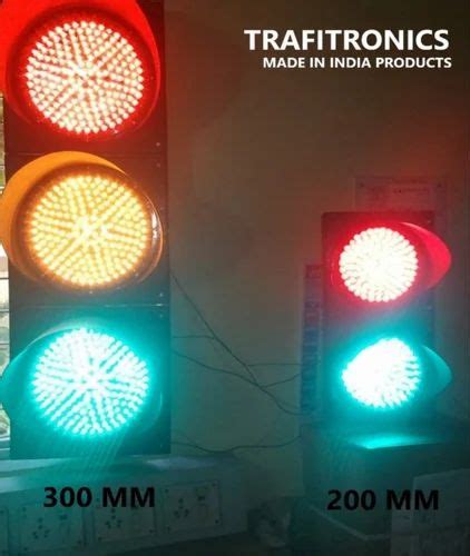 Polycarbonate Led Traffic Signal Light For Road Safety Ip 65 At Rs