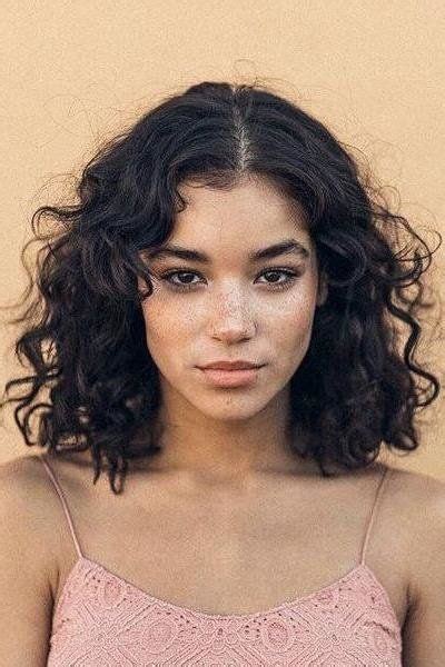 These Shoulder Length Bobs Are The Perfect Length Carefree Curls