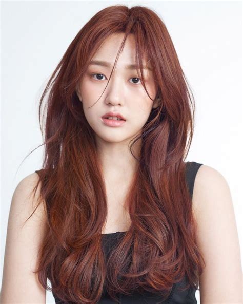 Beauty Selfie Uploaded By Winterl On We Heart It Korean Hair Color Hair Color Auburn Hair