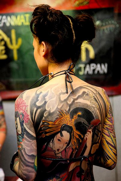 Flower tattoo designs with image flower rose tatto. Geisha back piece | Татуировки гейша, Татуированные девушки, Тату лондон