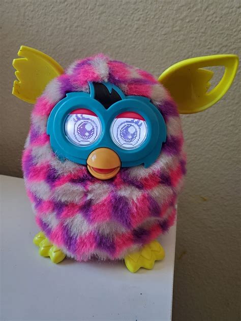 Popular Overseas Furby Boom Pink Cubes 2012 Working Cosmetically Broken