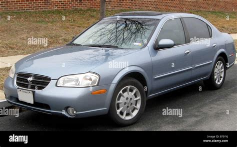 00 01 Nissan Maxima Stock Photo Alamy