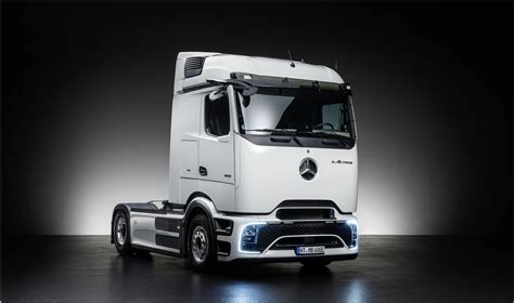 Mercedes Benz Trucks Unveils The Eactros A Battery Electric Long