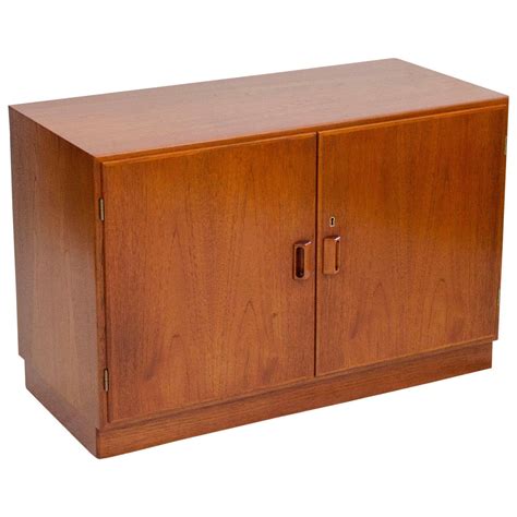 The durability of rhodesian teak is excellent. Midcentury Danish Teak Cabinet by Borge Mogensen at 1stdibs