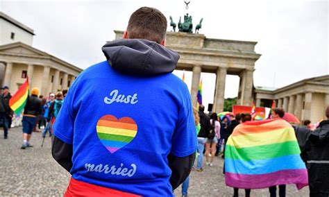 German Parliament Votes To Legalize Same Sex Marriage World Dawncom